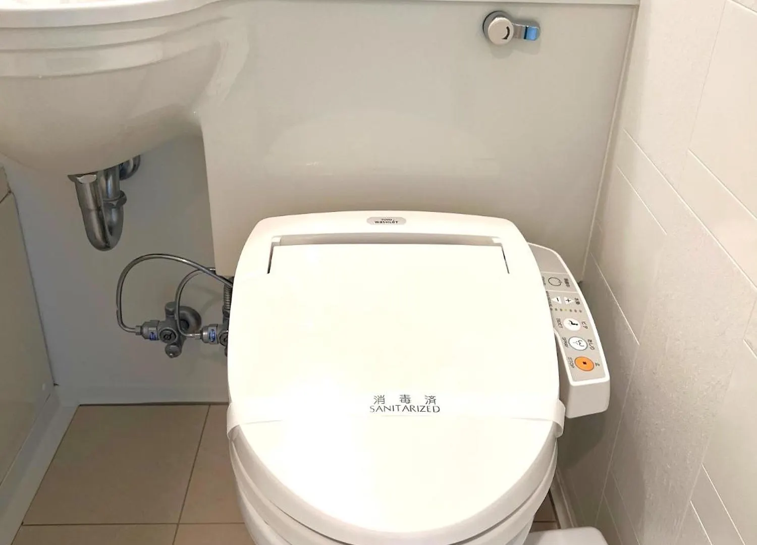 Business Inn Sennichimae Hotel Osaka 3*,  Giappone